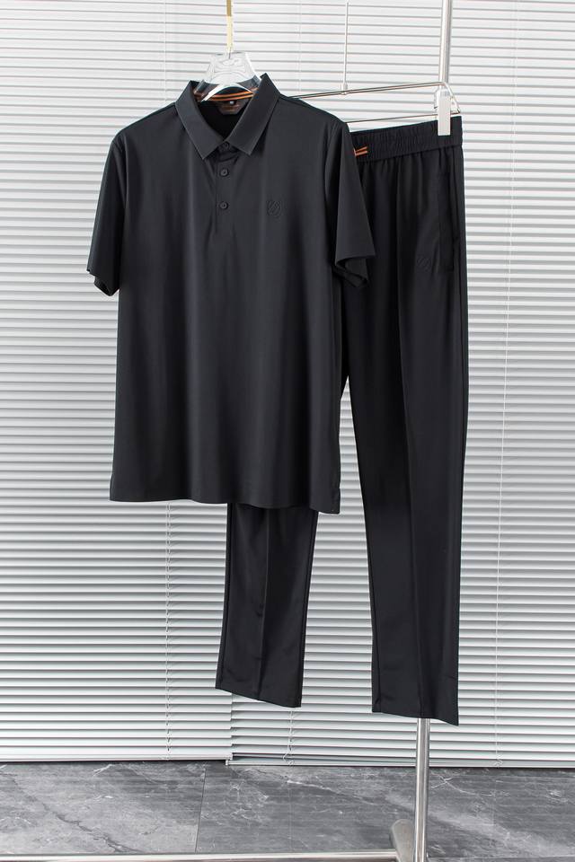 New# 杰尼亚**Zegna 24Ss春夏新品套装# Polo短袖+长裤 进口冰丝面料 手感和回弹性都很棒 摸起来很有肉感 给你轻盈舒适的穿着体验 不起球不掉